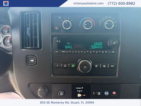 Used 2018 Chevrolet Express 3500 LT w/ LT Preferred Equipment Group RWD image 18
