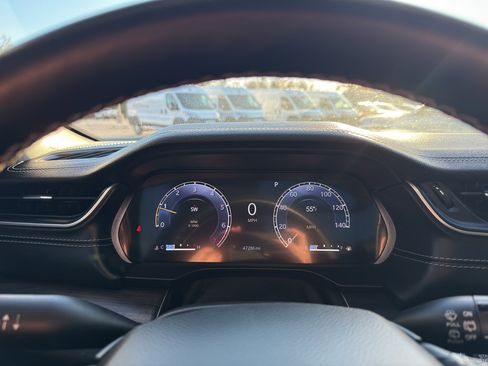 Used 2022 Jeep Grand Cherokee L Limited image 18