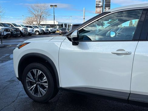 Used 2021 Nissan Rogue SV AWD/4WD image 6