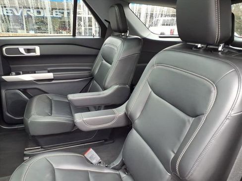 Used 2022 Ford Explorer XLT w/ Equipment Group 202A image 22