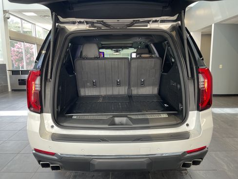 Used 2025 GMC Yukon XL Denali Ultimate w/ LPO, Floor Liner Package AWD/4WD image 42