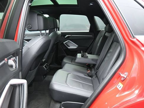 Used 2024 Audi Q3 2.0T Premium AWD/4WD image 25