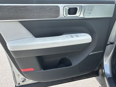 Used 2024 Hyundai Santa Fe Limited image 11