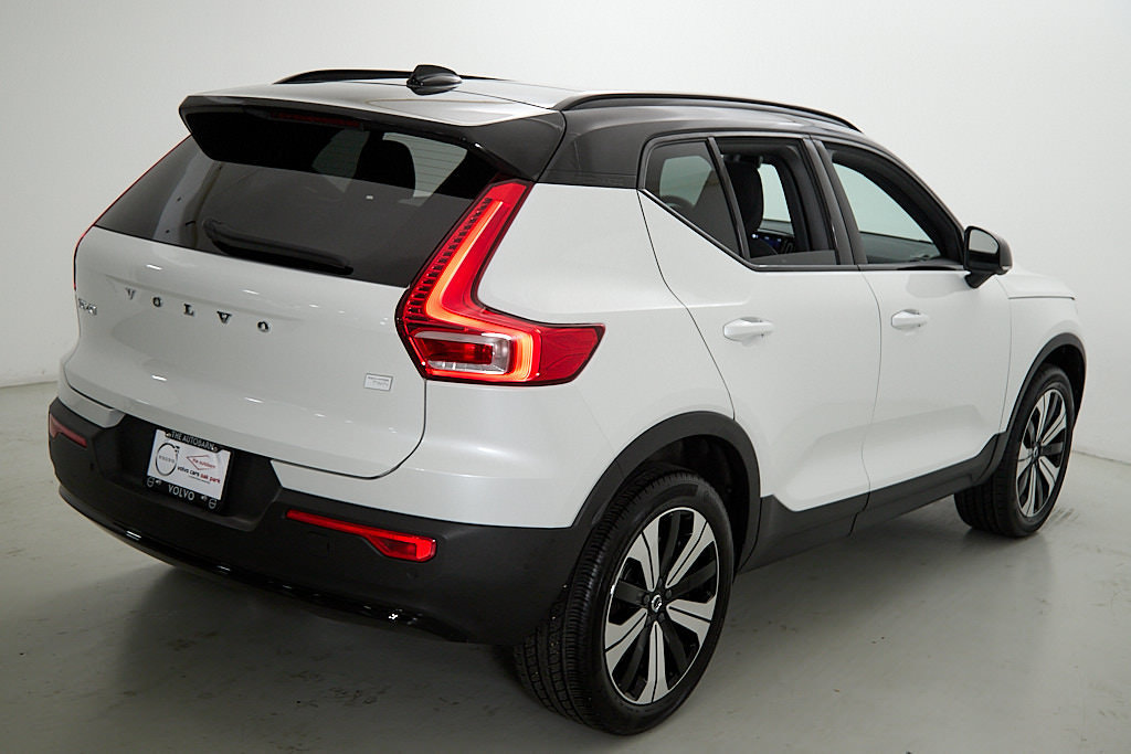 Certified 2023 Volvo XC40 Recharge Plus AWD/4WD image 7