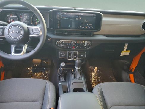 New 2025 Jeep Wrangler Sahara w/ Technology Group AWD/4WD image 23