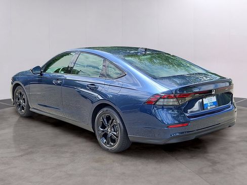 Certified 2025 Honda Accord SE image 6