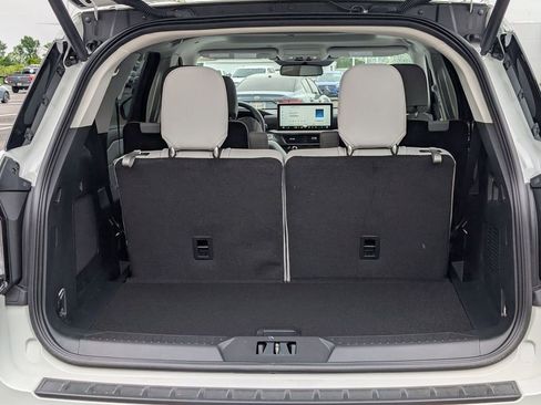 New 2026 Ford Explorer Platinum w/ LUX Leather Package AWD/4WD image 7