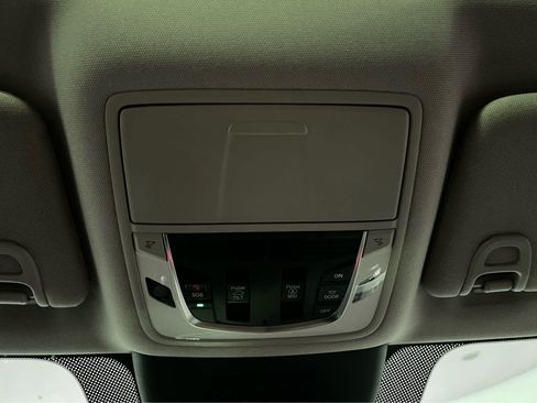 Used 2025 Acura MDX SH-AWD image 16