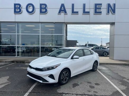 Used 2024 Kia Forte LXS image 1