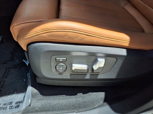Used 2022 BMW X5 sDrive40i w/ M Sport Package RWD image 21