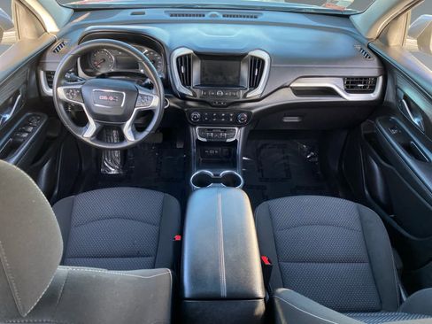 Used 2024 GMC Terrain SLE image 10