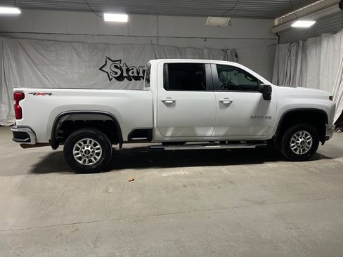 Used 2022 Chevrolet Silverado 2500 LT AWD/4WD image 8