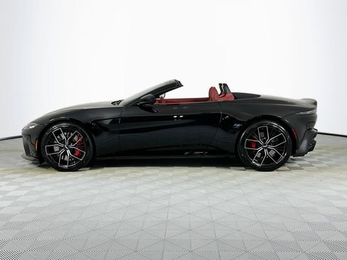 Used 2022 Aston Martin V8 Vantage Roadster image 17