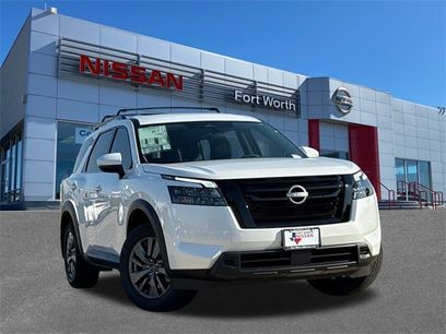 New 2025 Nissan Pathfinder SV w/ Black Appearance Package