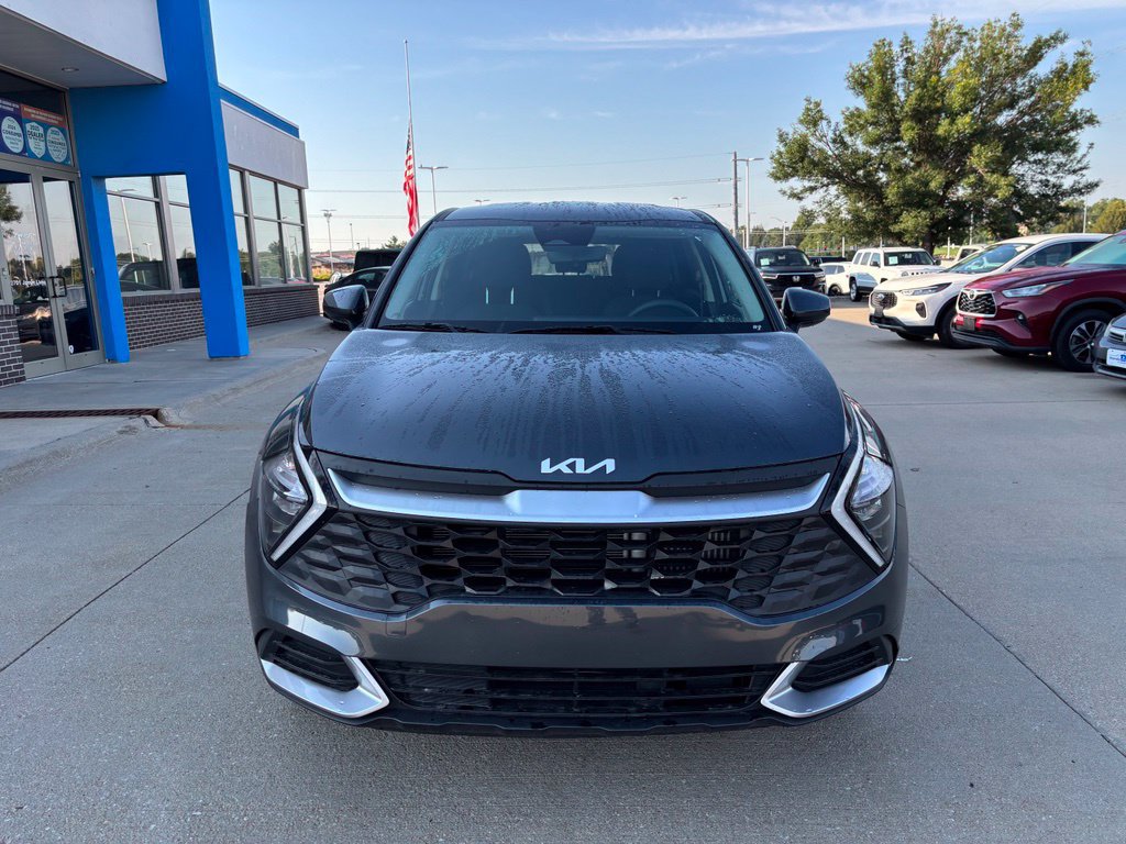 Used 2023 Kia Sportage LX AWD/4WD image 2