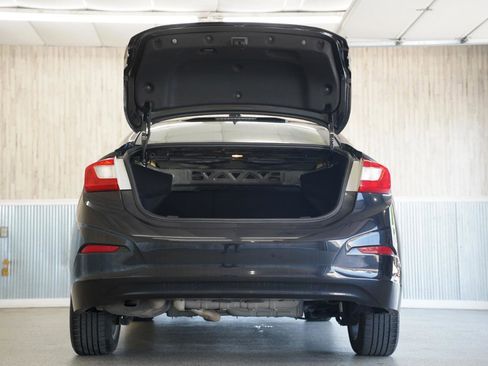 Used 2017 Chevrolet Cruze LT image 40