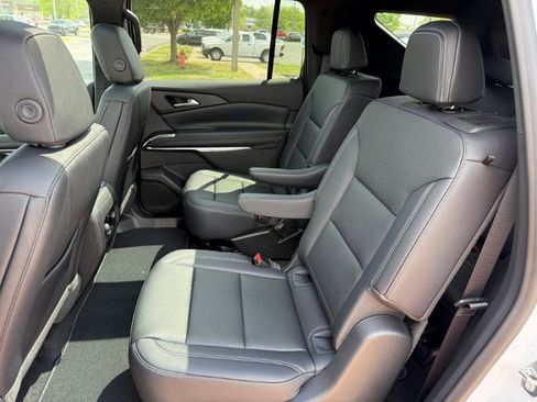 New 2026 Chevrolet Traverse LT w/ Sun and Wheel Package image 16