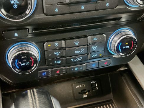 Used 2015 Ford F150 Platinum w/ Equipment Group 701A Luxury AWD/4WD image 23