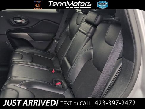 Used 2019 Jeep Cherokee Latitude Plus w/ Cold Weather Group image 10