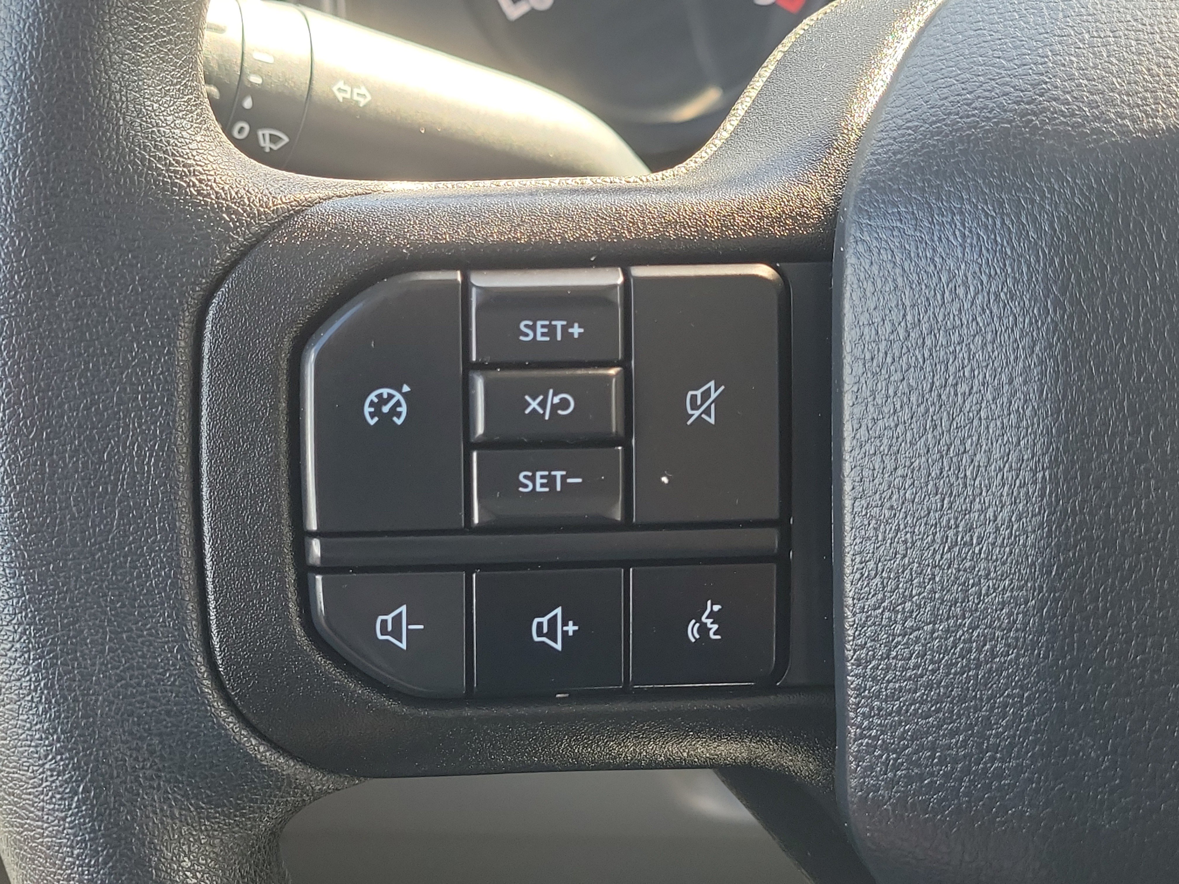 Used 2024 Ford F350 XL w/ FX4 Off-Road Package AWD/4WD image 23