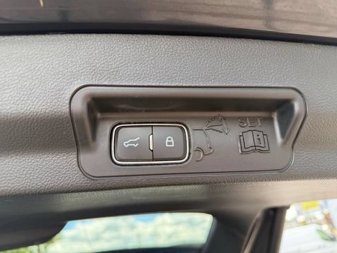 Used 2024 Ford Explorer XLT w/ Equipment Group 202A AWD/4WD image 27