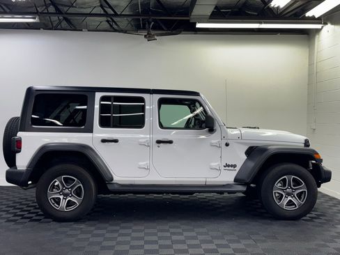 Used 2022 Jeep Wrangler Unlimited Sport w/ Uconnect 4C Nav & Sound Group AWD/4WD image 4