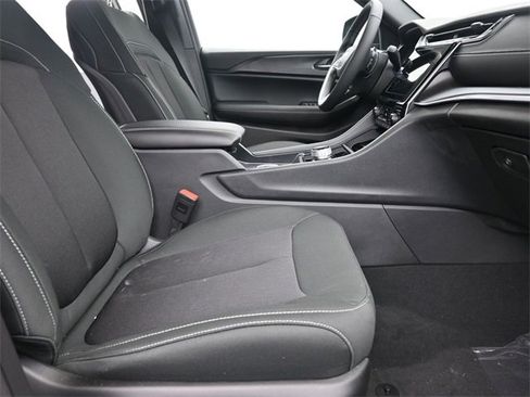 New 2025 Jeep Grand Cherokee L Laredo w/ Luxury Tech Group I image 20