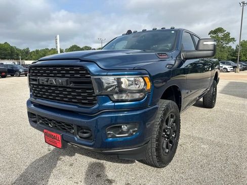 Used 2024 RAM 2500 Big Horn w/ Night Edition AWD/4WD image 3