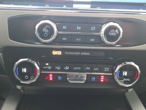 Used 2022 Ford F250 Lariat w/ Chrome Package AWD/4WD image 35