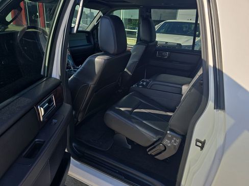 Used 2016 Lincoln Navigator L Reserve RWD image 18
