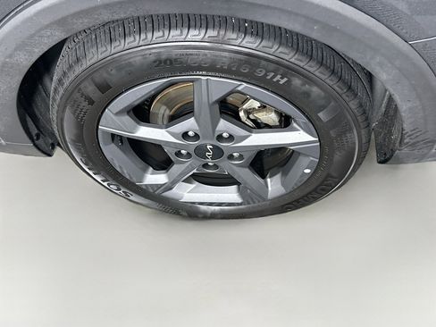 Used 2025 Kia K4 LXS image 10