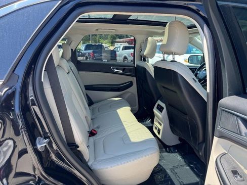 Used 2024 Ford Edge Titanium AWD/4WD image 10