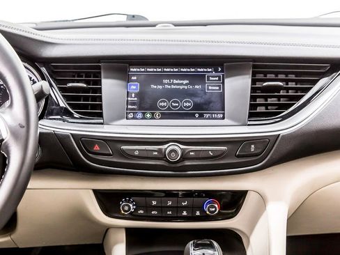 Used 2019 Buick Regal Preferred w/ Driver Confidence Package I image 17