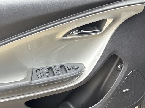 Used 2014 Chevrolet Volt Premium w/ Premium Trim Package FWD image 16