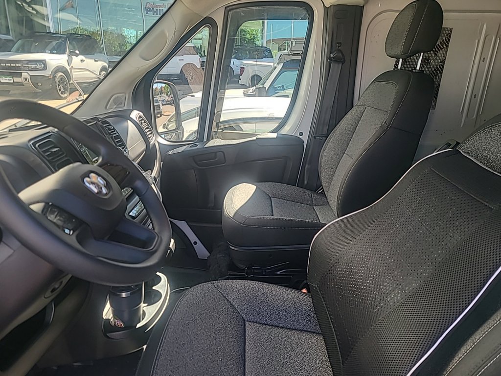 Used 2025 RAM ProMaster 2500 w/ Storage Group FWD image 3