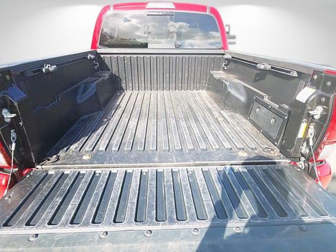 Used 2022 Toyota Tacoma SR5 w/ Technology Package image 23