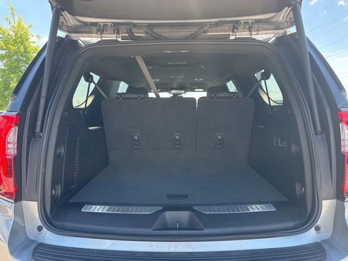 Used 2025 GMC Yukon XL Denali RWD image 29