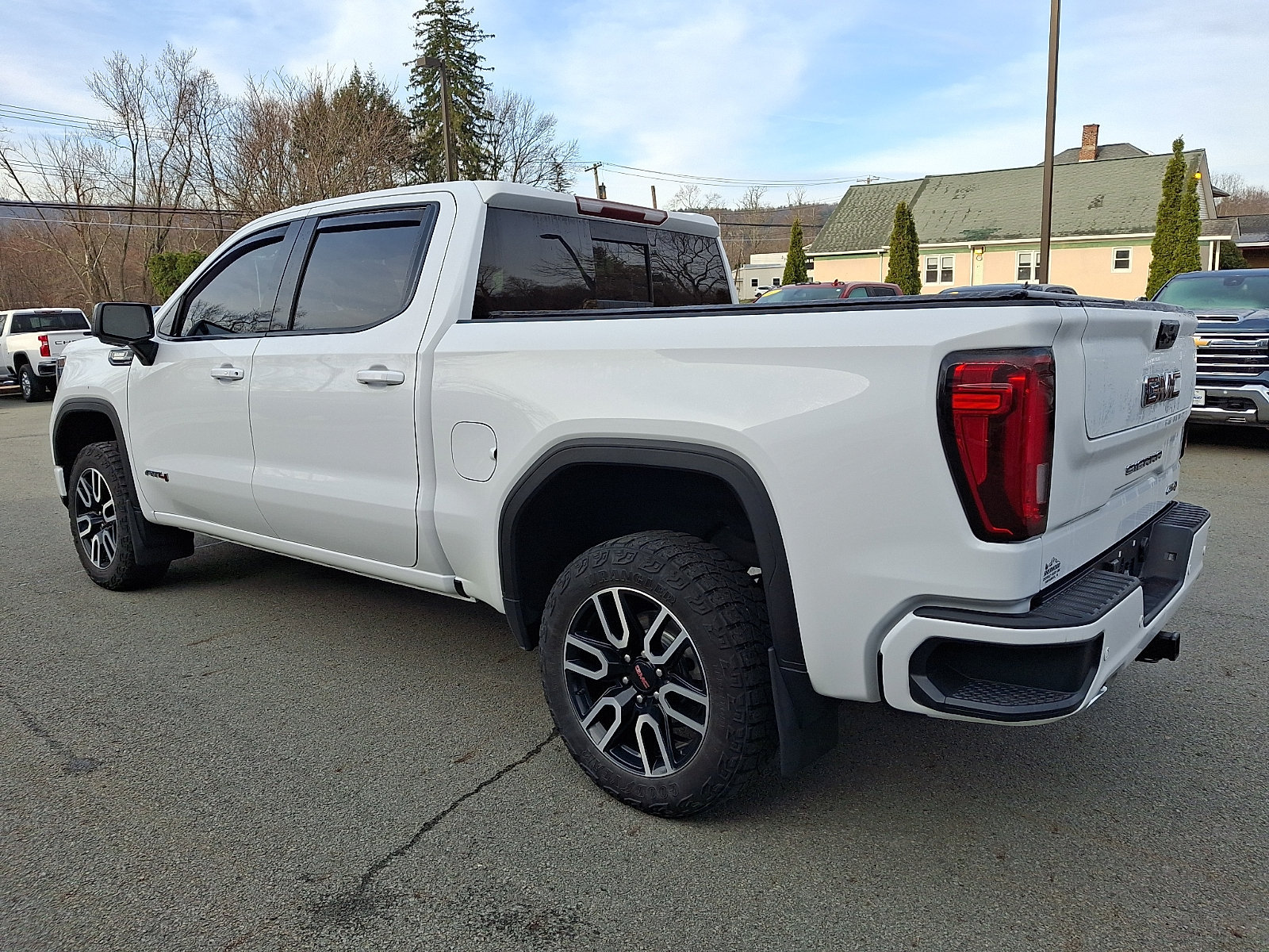 Certified 2023 GMC Sierra 1500 AT4 w/ AT4 Preferred Package AWD/4WD image 4