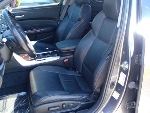 Used 2017 Acura TLX w/ Technology Package FWD image 15