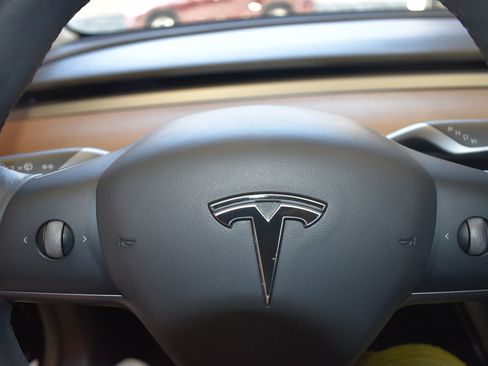 Used 2018 Tesla Model 3 Long Range AWD/4WD image 10