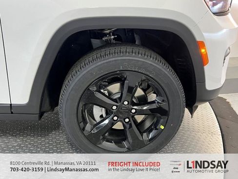New 2025 Jeep Grand Cherokee Altitude image 12