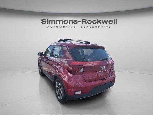 Used 2022 Hyundai Venue Limited FWD image 3