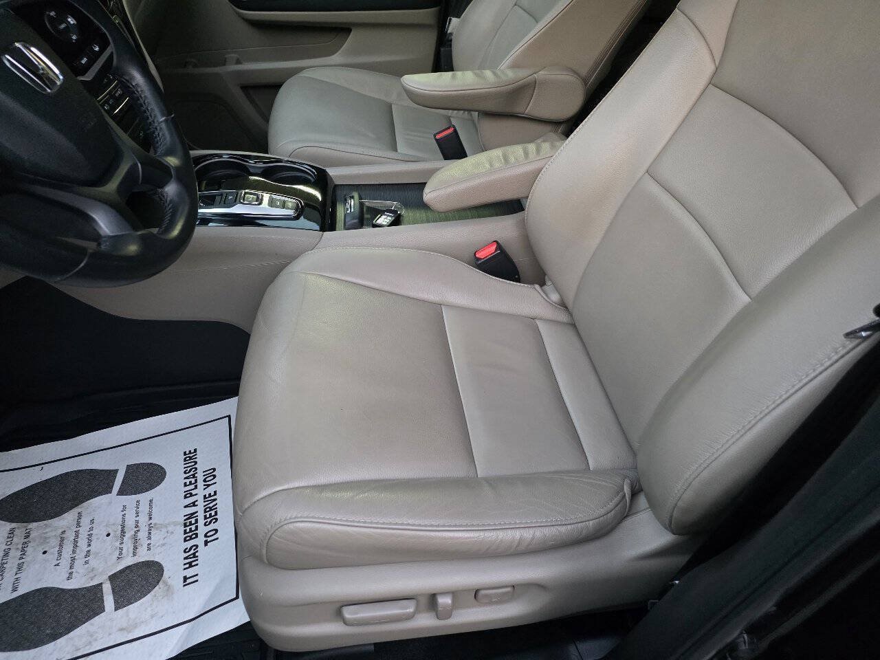 Used 2019 Honda Pilot Touring image 11