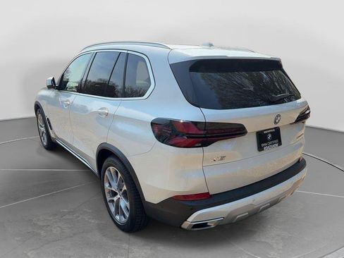 Certified 2025 BMW X5 xDrive50e AWD/4WD image 3