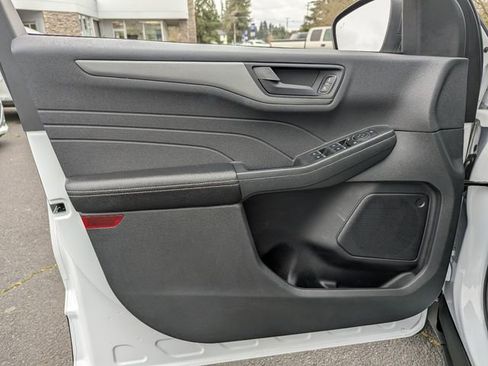 Used 2023 Ford Escape Active w/ Tech Pack #1 AWD/4WD image 10