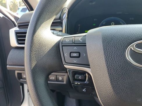 Used 2025 Toyota Camry LE FWD image 26