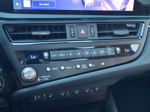 Used 2025 Lexus ES 350 Ultra Luxury image 26