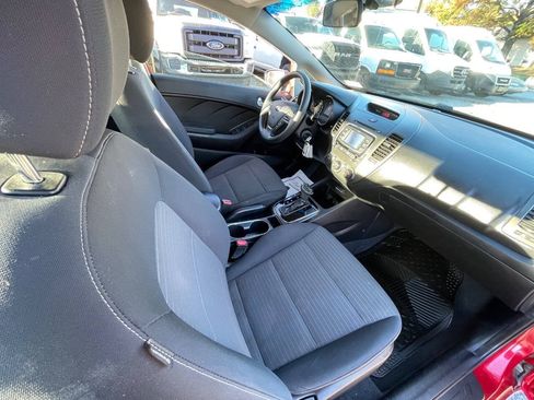 Used 2018 Kia Forte S FWD image 32