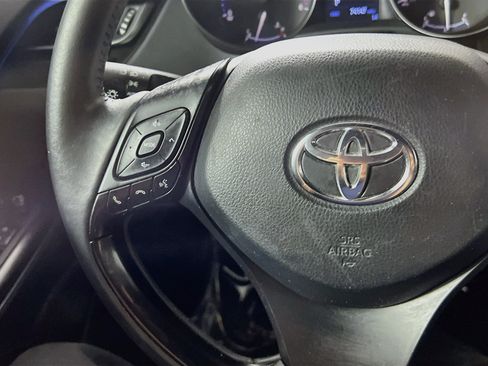 Used 2020 Toyota C-HR XLE FWD image 19