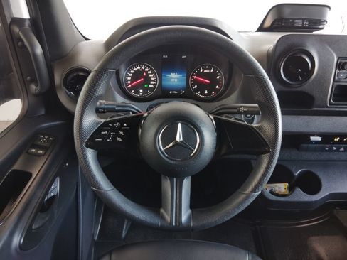 Used 2025 Mercedes-Benz Sprinter 2500 image 20